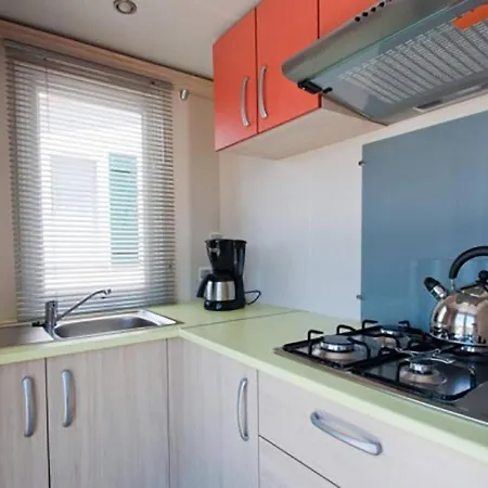 Attractive Mobile In With Shared Pool בית נופש
